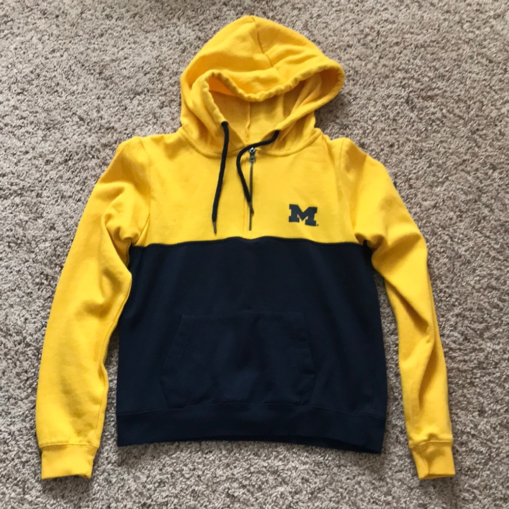 Colosseum Michigan Wolverines Pull Over